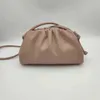 Dokuma hamur tatlı çantası kadın tasarımcı çantası sonbahar moda çok yönlü bulut çantaları omuz crossbody çanta çanta 230915