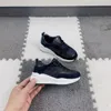 Nouveau designer chaussures de course garçon fille botte de football sneaker noir mode bébé tennis chaussure enfant plat entraîneur décontracté marche en plein air plate-forme de basket-ball cadeau de chaussure avec boîte