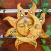 Obiekty dekoracyjne figurki kolorowe metalowe rzeźbienie mozaiki Słońce i Księżyc Wiszący ornament Rzeźba Tablica do wystroju domu na zewnątrz 231130