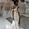 Abiti da sposa country Aso Ebi taglie forti Una spalla con strass Spacco frontale Abito da sposa affascinante sexy Abiti da sposa arabi africani per donne nere CDW010