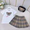 Tasarımcı Bebek Setleri Bebek T-Shirts Etek Şort Set Tişörtü ve Şort Çocuk Giyim Setleri Kızlar Kıyafetleri Yaz Lüks Takip Çocuk Gençlik Kıyafetleri