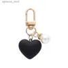 Keychains Lanyards Matte Black White Heart Pendant Keychain Romantic Pearl Tag Key Ring Accessories Cute Bag Hanging Ornaments Car Trinket Keyring R231201