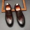 Sapatos de vestido Brogue estilo masculino couro de vaca rendas até cabeça redonda preto café oxford luxo escritório casamento formal para homens