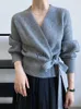 Frauenpullover Gestrickte Strickjacke Frauen Pullover V-Ne Spitze-up Unregelmäßige Cloes Mode Herbst Winter 2023 Casual Koreanische c Designeryolq