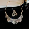 Ensemble de collier et boucles d'oreilles en strass pour femmes, Design goutte d'eau, accessoires de fête de mariage, cadeaux en cristal, vente en gros