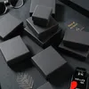 Caixas de jóias 30pcs Black Kraft Jewelry Box Box Casco de papel de colar de colar de colar de colar de embalagens de embalagens de embalagens de embalagem de caixas de embalagem com esponja dentro de 231201