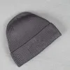 bonnet de luxe tricoté pour hommes femmes chapeaux unisexe polyvalent sans bords chapeaux chaud cachemire ajusté hommes automne hiver casquettes de luxe crâne casquettes décontracté de haute qualité