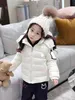 Flickor pojkar ner jackor lyxdesigner huva fluffiga hoodies rockar barn flickor pojkar puffer varm vindtät utkläder päls barns vinterkläder