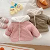 ジャケットの子供の綿服秋の冬冬0-5歳の女の子の赤ちゃんとベルベット厚い温かいコートキッドボーイシンプルなファッショントップジャケット