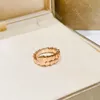 Anello classico con serpente Anello da donna di design Anello di gioielli in oro di lusso Anello di fidanzamento da donna di alta qualità Regalo di San Valentino di Natale