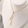 Collane con ciondolo SZN Acciaio inossidabile 316L Fascino Triangolo Collana regolabile Semplice Clavicola Catena sottile per le donne Ragazze Gioielli Regali