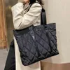 Big Capacity Single Shoulder Bag for Women Woman New Winter Beige Shopper Trend Tote Handbag Tote Bags Grid Thread Big 220505276W