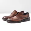 Scarpe eleganti da uomo vintage in vera pelle di vacchetta marrone casual da uomo Oxford brogue derby