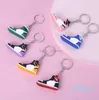 Creative Mini Sneakers Keychains For Men Women Sports Shoes Keychain Handbag Chain Basketball Shoe Nyckelhållare Bulkpris