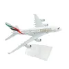 Diecast Model Carsスケール1〜400金属航空機レプリカエミレーツ航空A380 B777飛行機航空飛行機収集可能なおもちゃDH0RF