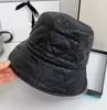 Designer kapelusz czapka czapka czapka dla mężczyzn kobieta p-litera casquette czapka skórzana czapka cotten cap czapka casquettes fisherman wiadra czapki zimowe ciepłe świąteczne gif