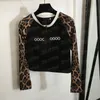 TEPS CRARDED TEES BROIDED LETTER T-SHIRTS LEOPARD PRINT LONG LONG SPLICING TSHIRT POUR LES FAMES FOIRE CASBOS