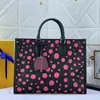 Totes väska designer polka prickar mm tote kvinnor läder axel väskor flerfärgade dot totes kvinnor designer handväskor stora kapacitet lady shopping väskor