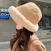 Geniş Memlu Şapkalar Kova Şapkaları Moda Kılavuz Kürk Kova Şapkası Kış Kış Kalın Sıcak Yumuşak Peluş Balıkçı Panama Cap Femme Vintage Lamb Polar Şapkalar 231201