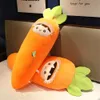 Pluszowe poduszki Poduszki 45 110 cm Cartoon Roślina Uśmiech się marchewkowa zabawka Śliczna symulacja Dollowe poduszki warzywne nadziewane miękkie zabawki dla dzieci Prezent 231201