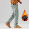 Jeans da uomo tubo dritto casual invernale di alta qualità con ispessimento in pile pantaloni lunghi larghi all'esterno caldi streetwear da uomo