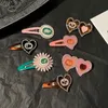 Lettera G Fermaglio per capelli in resina verde rosa di design di marca di lusso Barrette per donna con lettera a cuore con logo sul retro