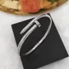 Armbandontwerper Bracelhigh -kwaliteit voor uw keuzeet luxe designer armbanden Alphabet Design Valentine Gift Nobel en Elegant Women Bracelet Gift