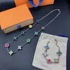 23 Ny fransk design lyxiga smycken Mäns blommorhalsband Fashion Personlig armband födelsedagspresent
