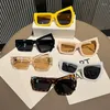 Gafas de sol 2023 Vintage Recogida de cejas para mujeres Hombres Moda asimétrica Tamaño irregular Hip-Hop Gafas