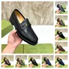 Modell vår sommar nya mäns loafers skor bekväma platta casual skor män andas slip-on mjuk läder körskor moccasins