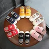 Sneakery dziecięce buty płócienne Buty na zewnątrz miękki Sole Anti Slip Korean Casual Sports Małe białe buty dla chłopców i dziewcząt buty dla dzieci 231201