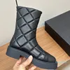 Autumn Winter Women Platform Boot Designer Classic Diamond Lattice Boots Back Zipper Metal Letter Rubber Anti Slides Thick Sole