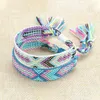Charmarmband Vackra färgglada vävda vänskapsarmband för kvinnor mode flätade handgjorda färgade trådar boho toassels armband