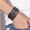 Bracelets de charme Mode Boho Beach Vacances Bracelet de luxe Hommes Multicouche Tissé à la main Boucle magnétique Bijoux en cuir en gros