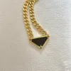 2021 Dreieck Brief Anhänger Halskette große Marke wildes Temperament Schlüsselbein Kette weiblich hohe Qualität schnelle Lieferung217K
