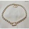 Collier de perles de créateur de design classique, ensemble de boucles d'oreilles pour femme, lettre de luxe, collier de perles, collier de charme, bijoux d'anniversaire et de mariage