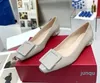 Lederen balletflats gesp geworden kristal lage hakken zomerontwerpschoenen vierkante teen slip op voetkleding