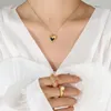 Ciondoli Amaiyllis Oro 18 carati Minimalista Irregolare Collana a forma di goccia di olio con cuore di pesca Colorfast Gioielli di dichiarazione di moda