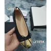 Sapatos de grife Paris Marca designer Preto Ballet Flats Sapatos Mulheres Primavera Acolchoado Couro Genuíno Deslizamento na Bailarina Luxo Dedo Do Pé Redondo Senhoras Vestido Sapatos HJ2G11