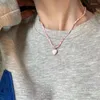 Chaînes colorées perlées amour pendentif collier pour femme minorité conception sens chaîne de pull personnalisé doux cool collier