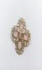 Broche à breloques de qualité de luxe avec cristal rose et diamant scintillant en plaqué or 18 carats avec cachet de boîte PS7195A5868442