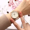 ساعة معصم SMVP SDOTTER أزياء الجلود نساء مشاهدة السيدات البسيطة ساعة الكوارتز wristwatch لإناث مبيعات هدية الساعات غير الرسمية RELOGIO