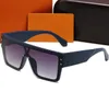 Partihandel modedesigner solglasögon för män kvinnor lyxiga pc ram solglasögon klassiska adumbrala glasögon tillbehör månar de soleil med box aa1583