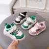 Sneakers Babyschoen Zachte zolen Peuterschoen Pluche Dikke zool Schoen voor jongen Isolatie voor meisje Prinses Sneeuwlaars Zapato Tenis De 231201