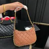 23B Hobo Borsa a catena a mezza luna Borsa a tracolla da donna alla moda Pelle con diamanti Oro Hardware Chiusura metallica Borsa di lusso Borsa a catena Matelasse Borsa sotto le ascelle Borse per il trucco Sacoche