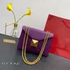 Lüks kadın çanta tasarımcısı tek omuz çantası klasik perçinlenmiş kapitone koyun deri crossbody çanta