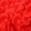 Fleurs décoratives colorées pétales de rose artificielles amour romantique soie chaude faux pétales de roses pour la décoration de faveurs de mariage en gros