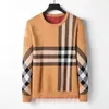 디자이너 남성 여자 스웨터 남성 패션 격자 무늬 자카드 풀오버 스웨터 커플 둥근 목 니트 착용 의류 크기 S-XL