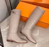 Botas de alta qualidade marrom preto outono inverno quente moda sapatos carta alto cano cavaleiro botas designer sapatos cabeça redonda zíper marca luxo joelho comprimento botas longas