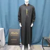 民族衣料高品質中東アラビア人男性のトービ・ジュバ・タウブ・フォー・メン・プラス・サイズのローブ・イスラム教徒のカジュアル刺繍贅沢なトーブ